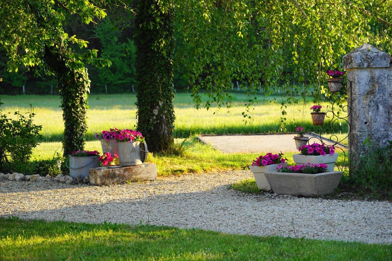 Bed and Breakfast Le Chemin Challignac Экстерьер фото