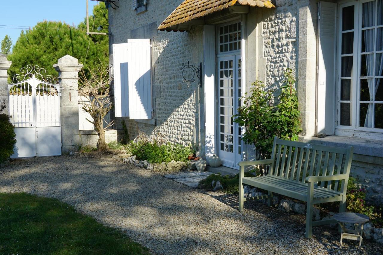 Bed and Breakfast Le Chemin Challignac Экстерьер фото