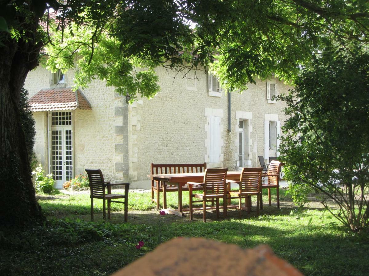 Bed and Breakfast Le Chemin Challignac Экстерьер фото