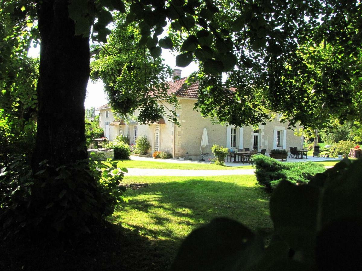 Bed and Breakfast Le Chemin Challignac Экстерьер фото