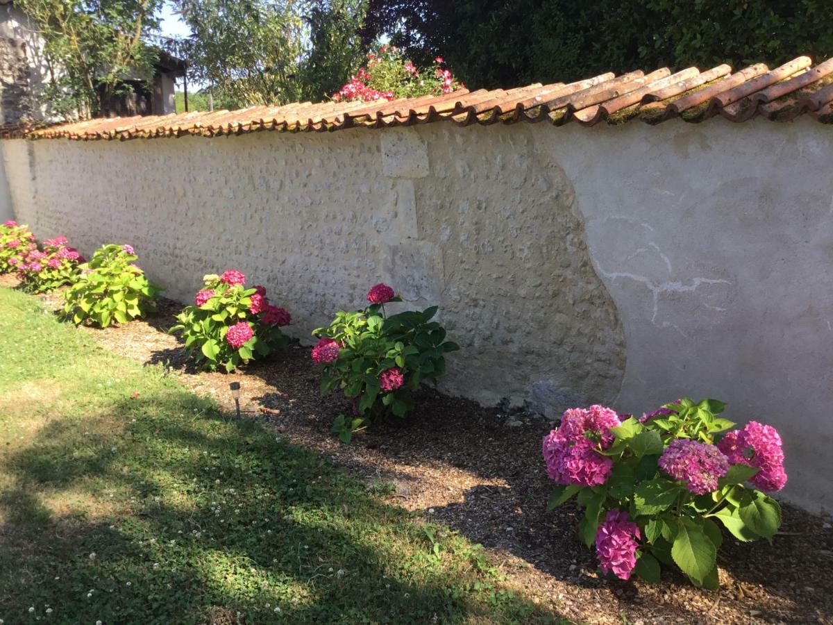 Bed and Breakfast Le Chemin Challignac Экстерьер фото